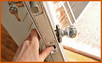West Bloomfield Township MI Locksmith Store West Bloomfield Township, MI 248-308-5250 - 12-changing-locks
